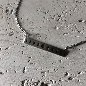Silver Moon phase bar necklace